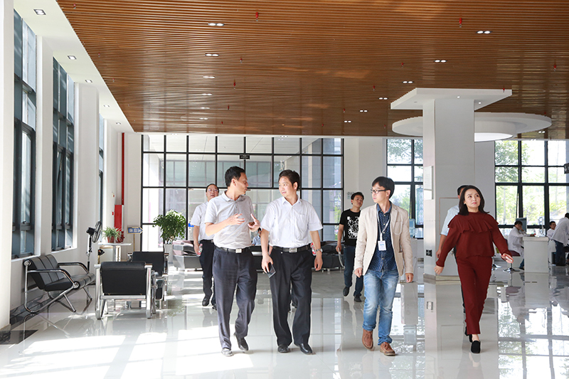 住建廳黨組書記、副廳長張集智專程到我司考察