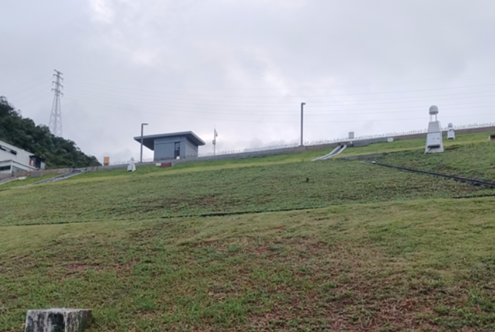 深圳市大鵬新區(qū)上洞，坑尾頭水庫大壩智能安全監(jiān)測